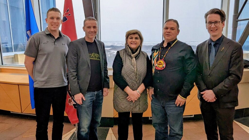 (L-R): MCSnet's Jason Sundt, CFO, and Jerico VanBrabant, CEO, join the Honourable Gudie Hutchings, Canada's Minister of Rural Economic Development, Ouray Crowfoot, Chief of Siksika Nation, and the Honourable Nate Glubish, Alberta's Minister of Technology and Innovation, at the broadband announcement at Siksika Nation on March 5, 2024.