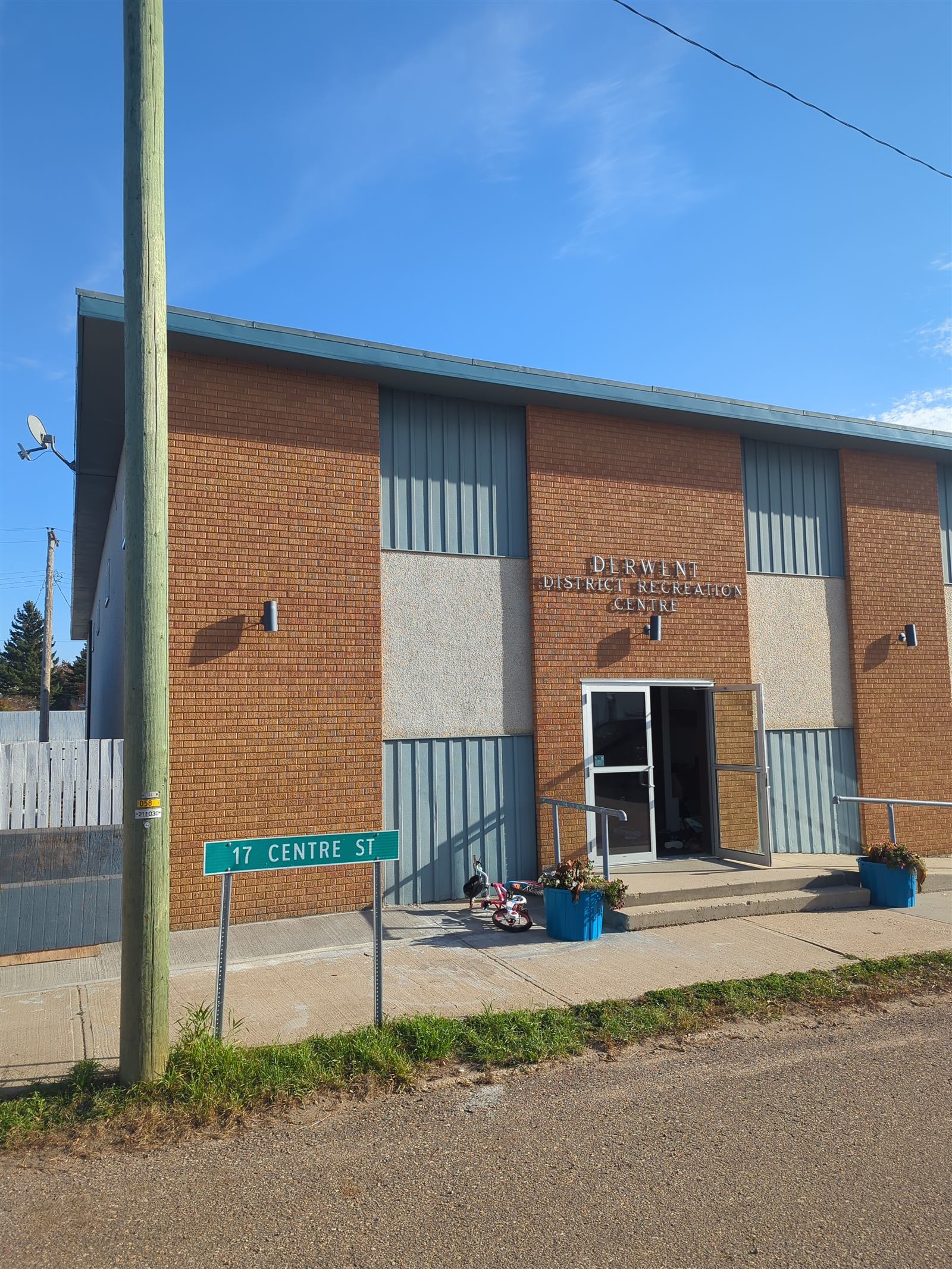 Derwent District Recreation Centre building in Derwent, Alberta, home to the hamlet's arena