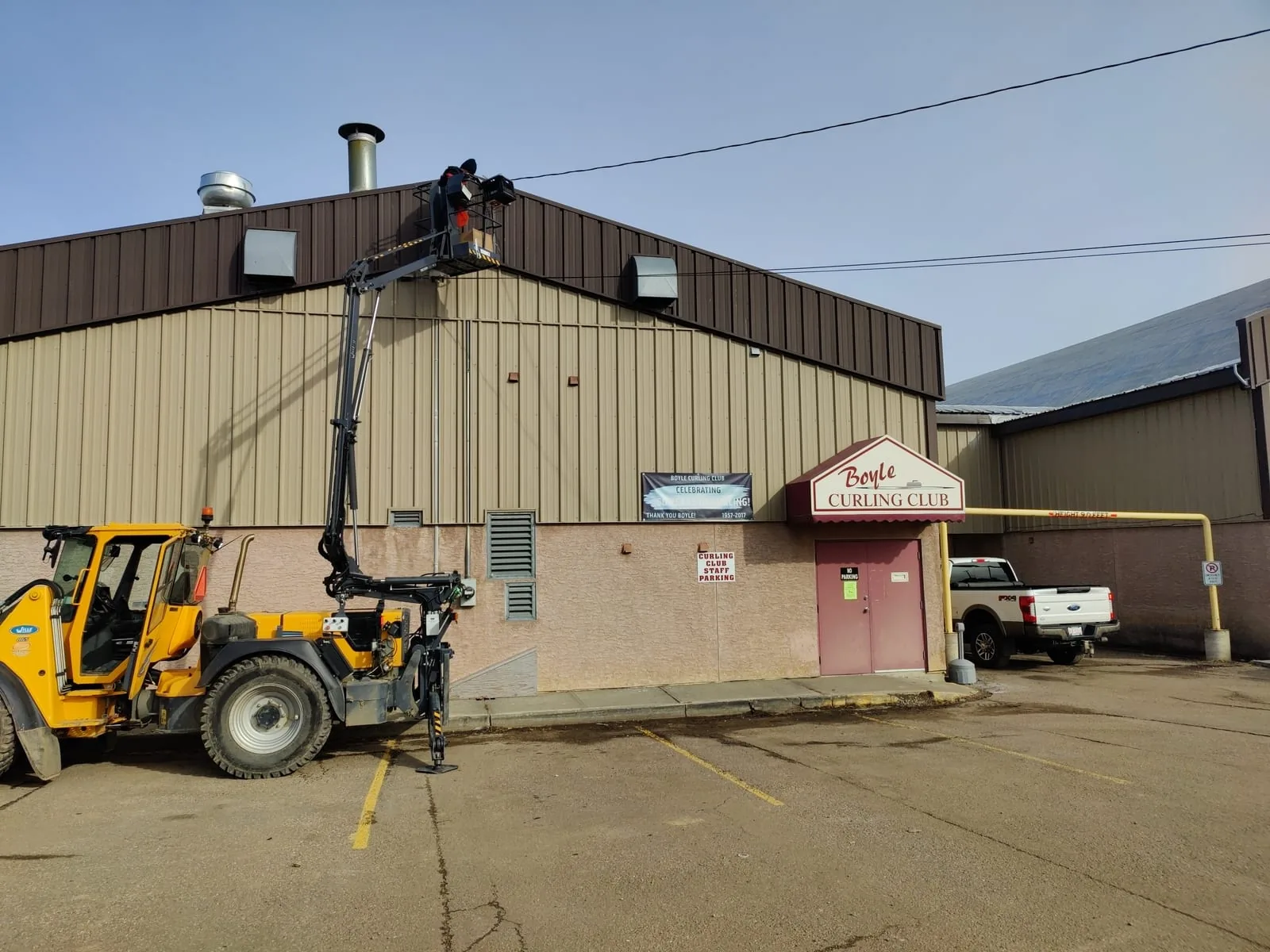 Exterior entrance of the Boyle Curling Club in Boyle, Alberta, an MCSnet free Wi-Fi hotspot